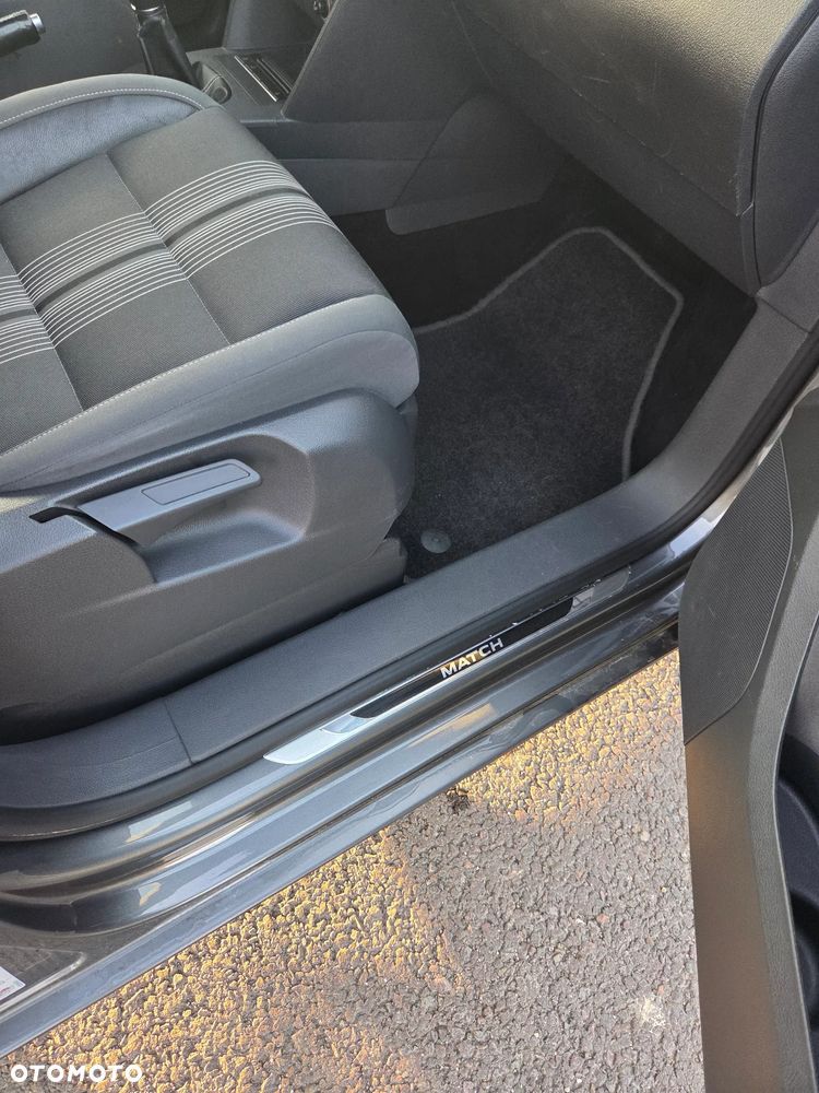 Volkswagen Touran 1.6 TDI DPF BlueMotion Technology MATCH - 4