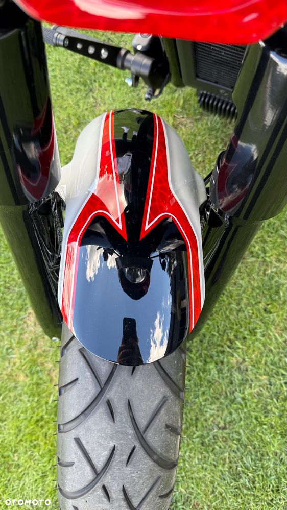 Harley-Davidson Softail Street Bob - 12