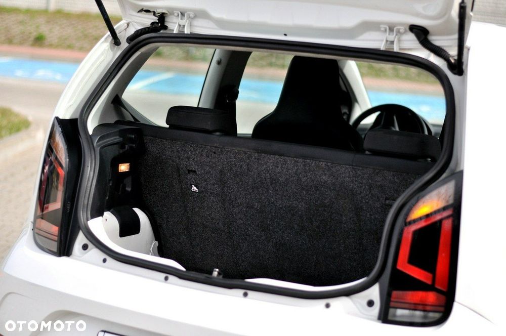 Volkswagen up! 1.0 United - 10