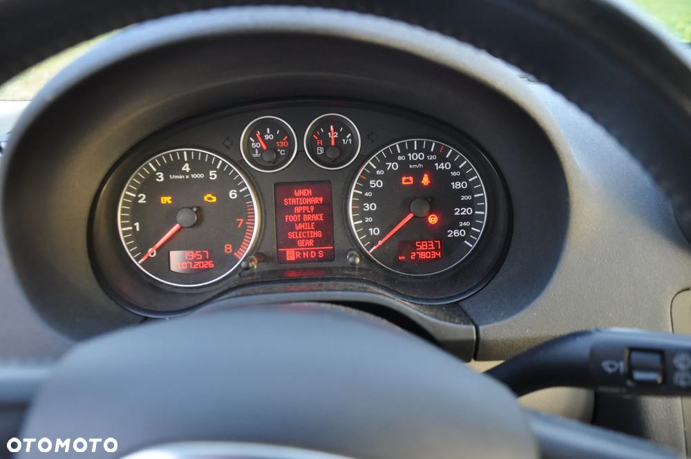 Audi A3 Sportback 1.6 tiptronic S line Sportpaket plus - 18