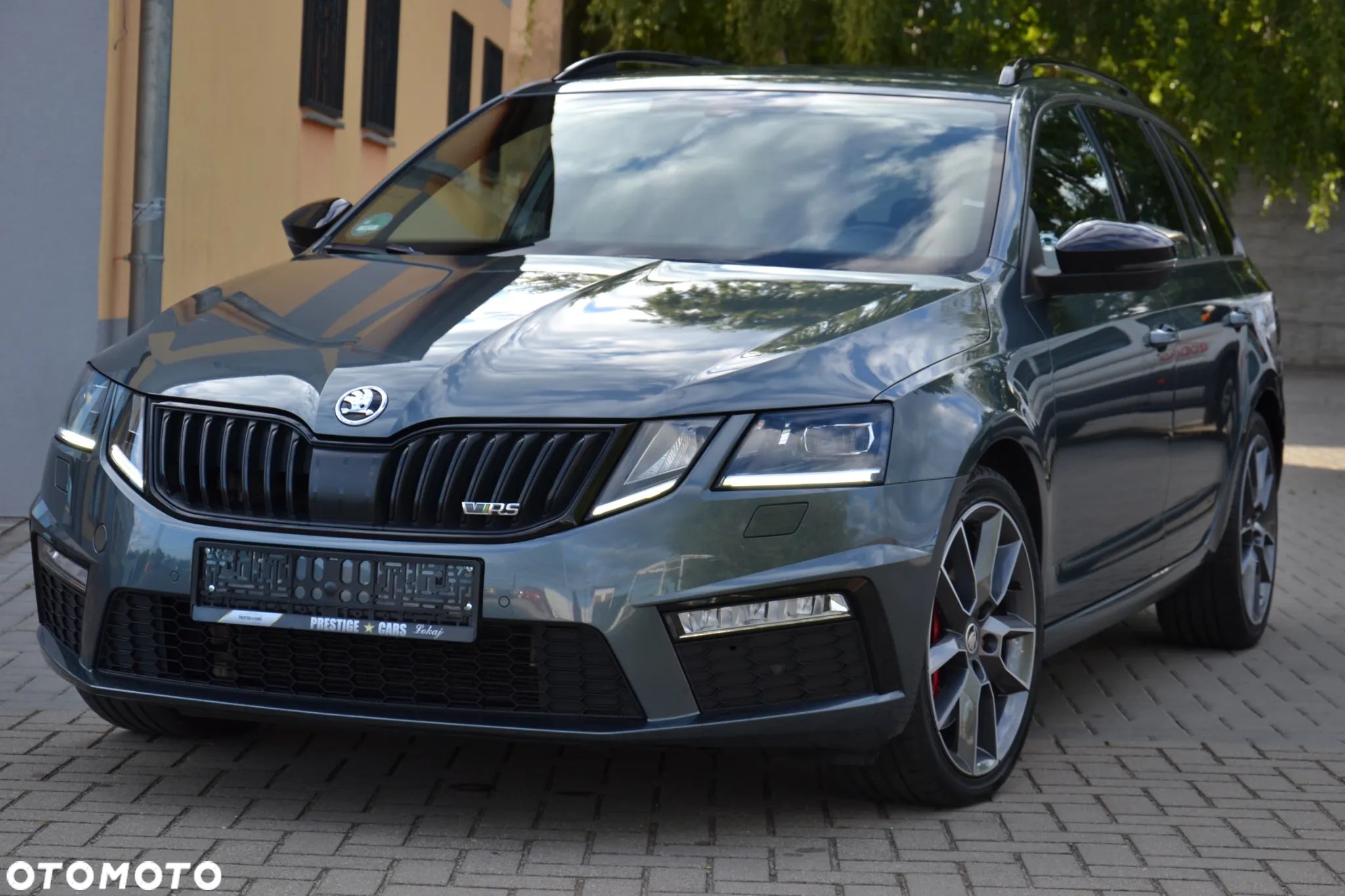 Skoda Octavia Combi 2.0 TSI DSG RS - 1