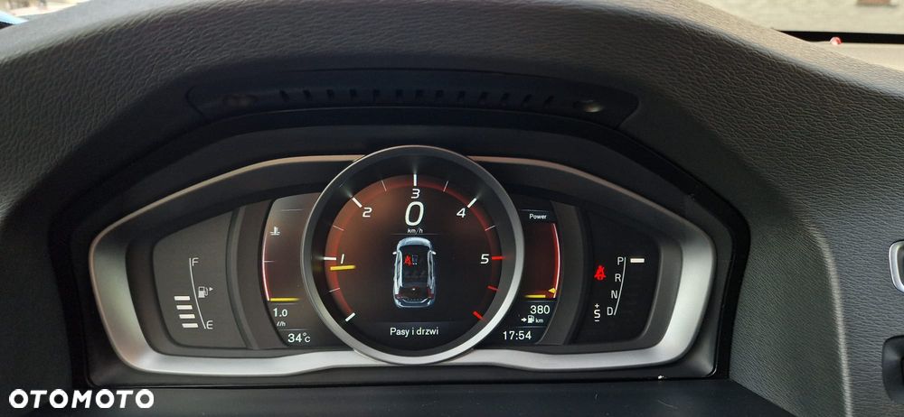 Volvo V60 Cross Country - 12