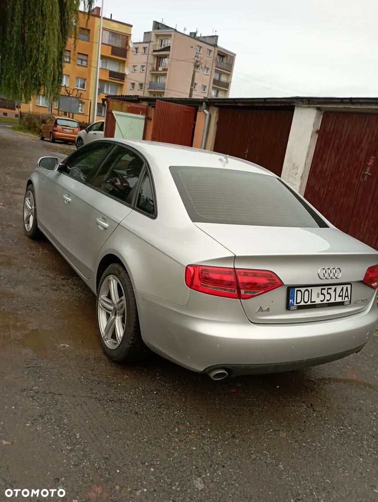 Audi A4 Limousine - 8