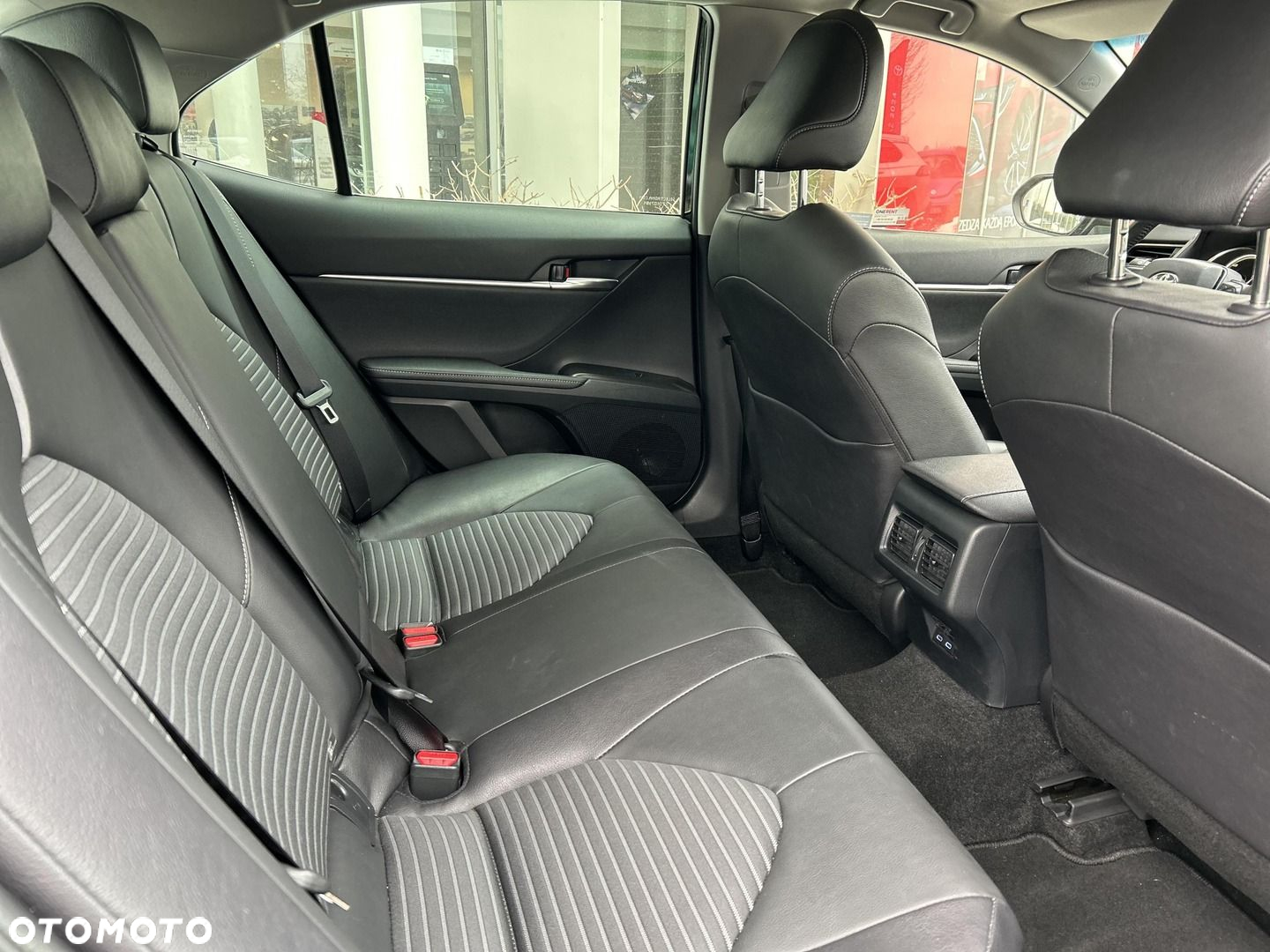 Toyota Camry - 19