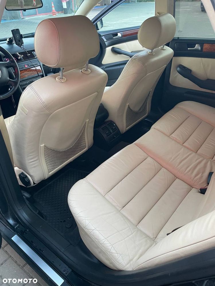Audi A6 Avant 2.4 - 10