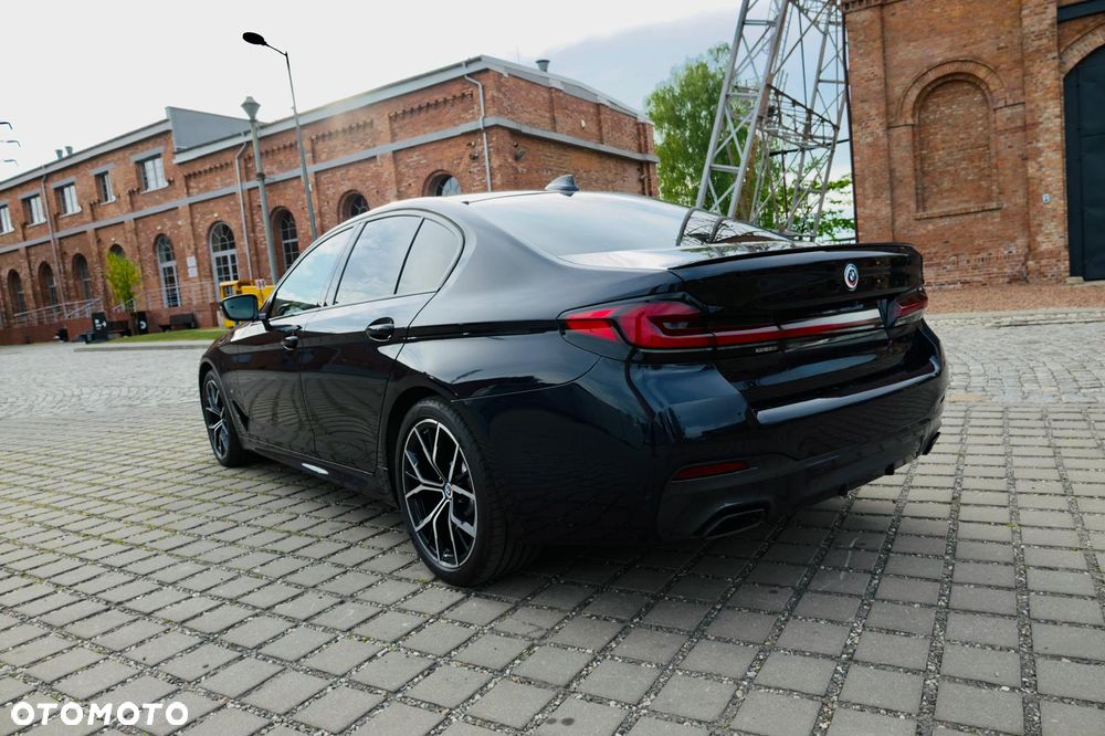 BMW Seria 5 540d xDrive mHEV M Sport sport - 9