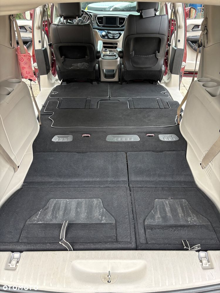 Chrysler Pacifica - 15