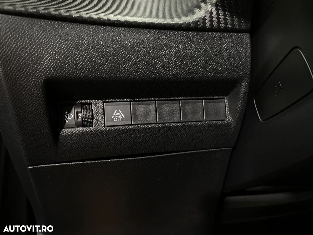 Peugeot 2008 1.2 L PureTech STT Allure - 23