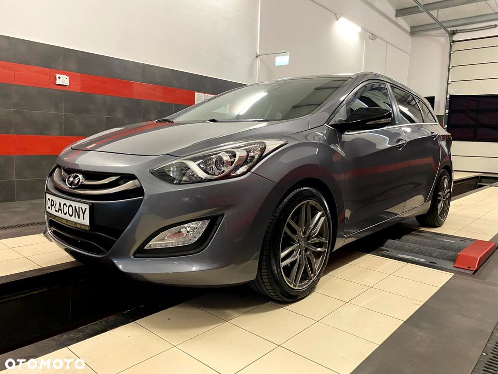 Hyundai i30 blue Kombi 1.6 GDi YES Gold - 2