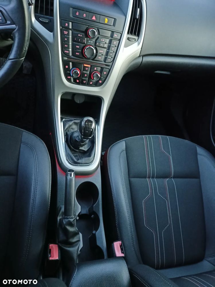 Opel Astra 1.4 Turbo 150 Jahre - 20