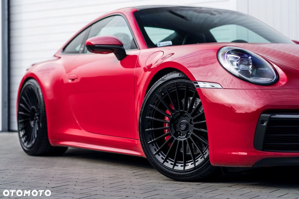 Porsche 911 Carrera 4S - 3