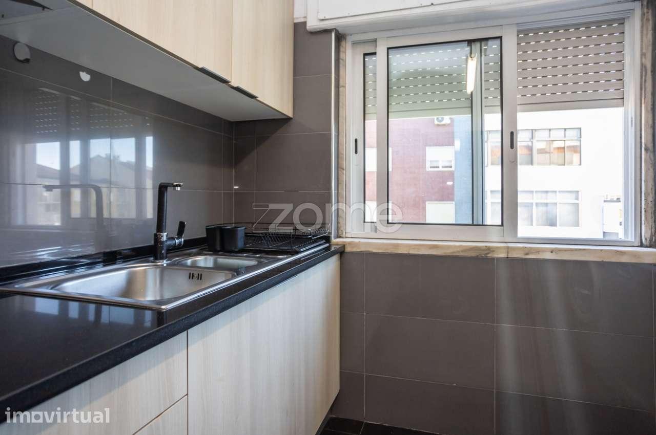 Apartamento T3, totalmente remodelado na Amora, Seixal - Grande imagem: 3/31