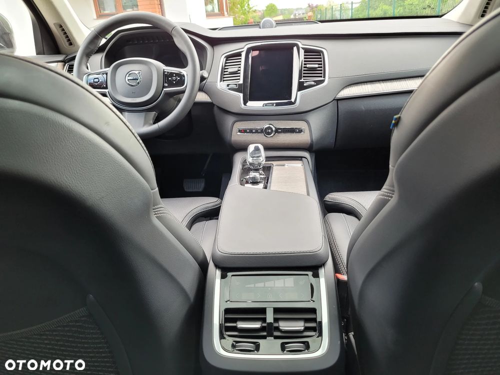 Volvo XC 90 T8 AWD Ultra Bright - 28