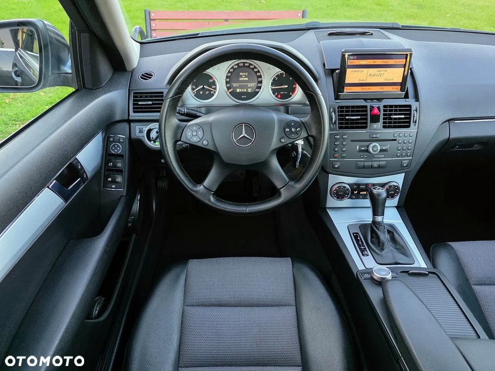 Mercedes-Benz Klasa C 200 CDI DPF Automatik Avantgarde - 19