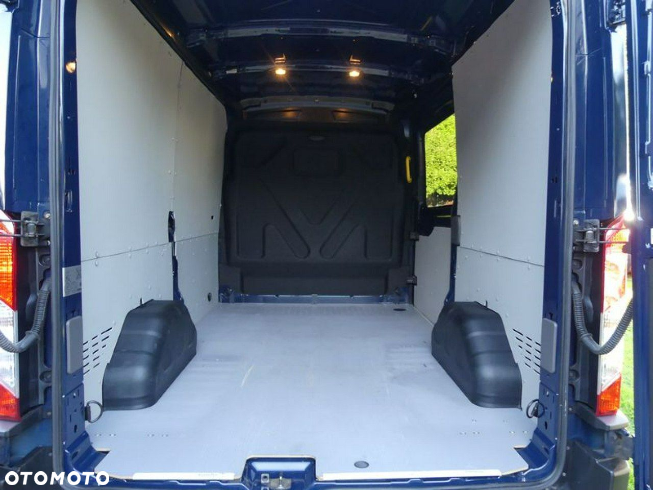 Ford Transit - 18
