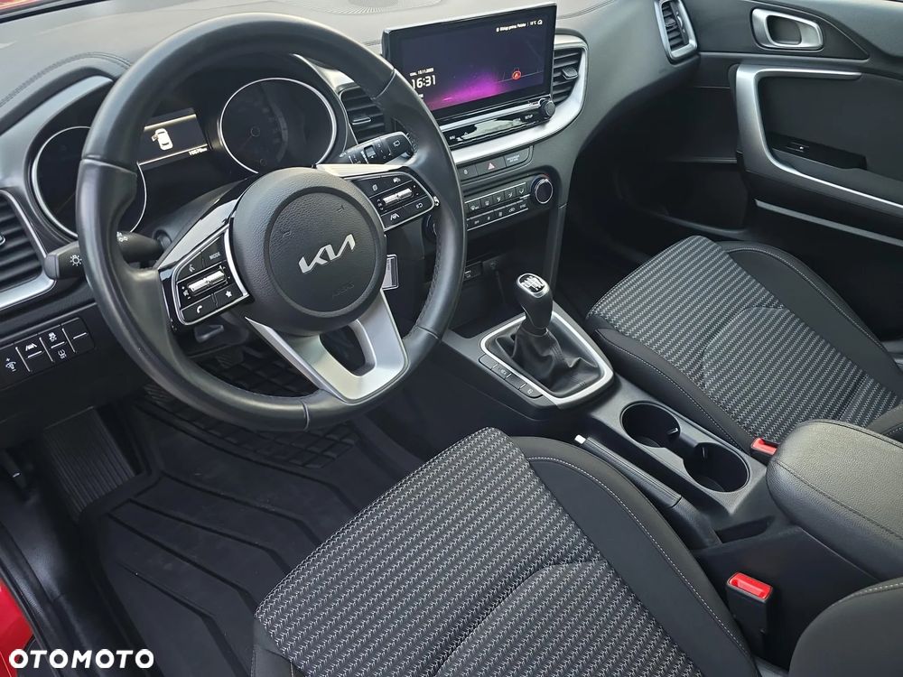 Kia Ceed 1.5 T-GDI M - 9