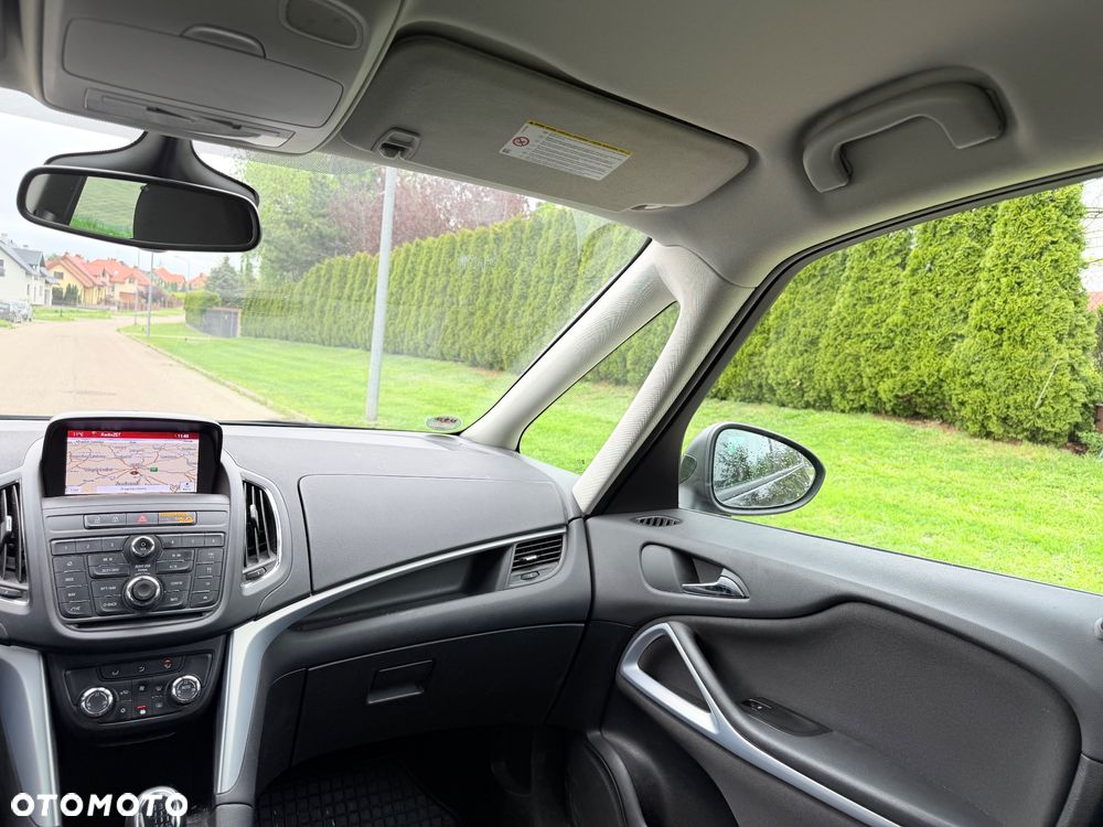 Opel Zafira - 10