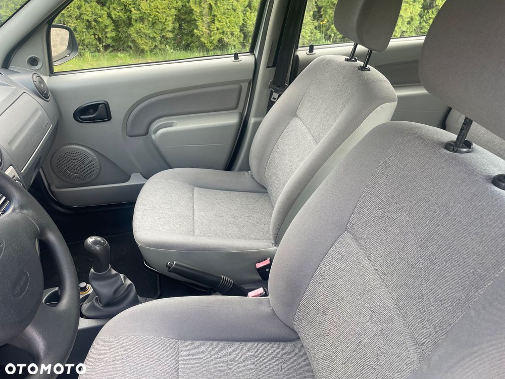 Dacia Logan 1.6 Ambiance - 19