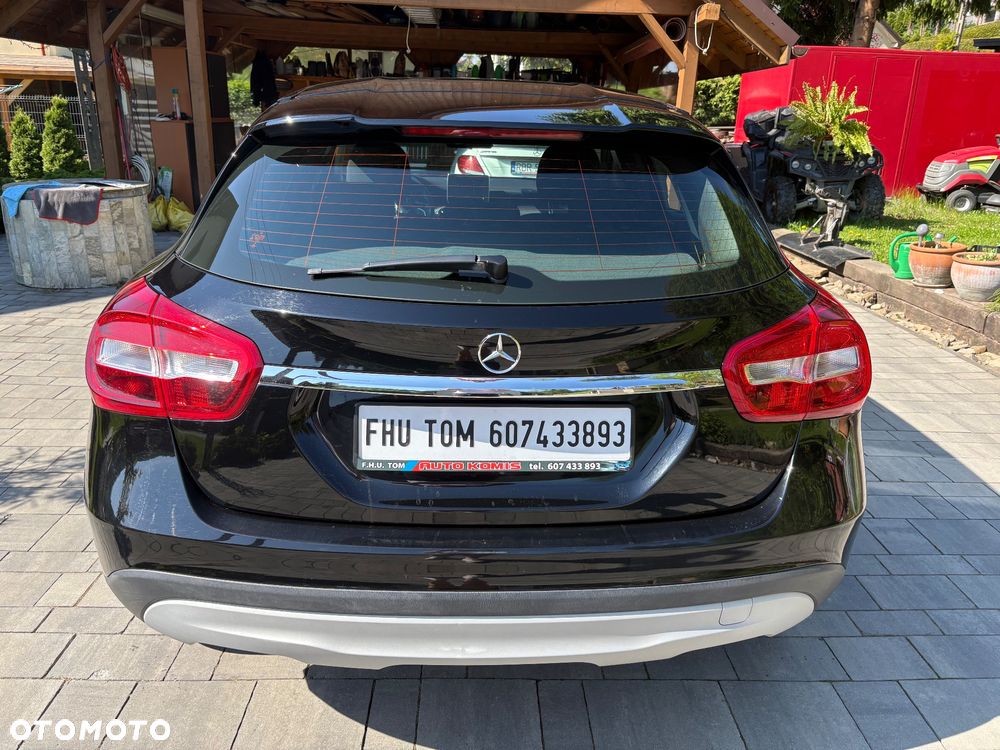 Mercedes-Benz GLA - 15