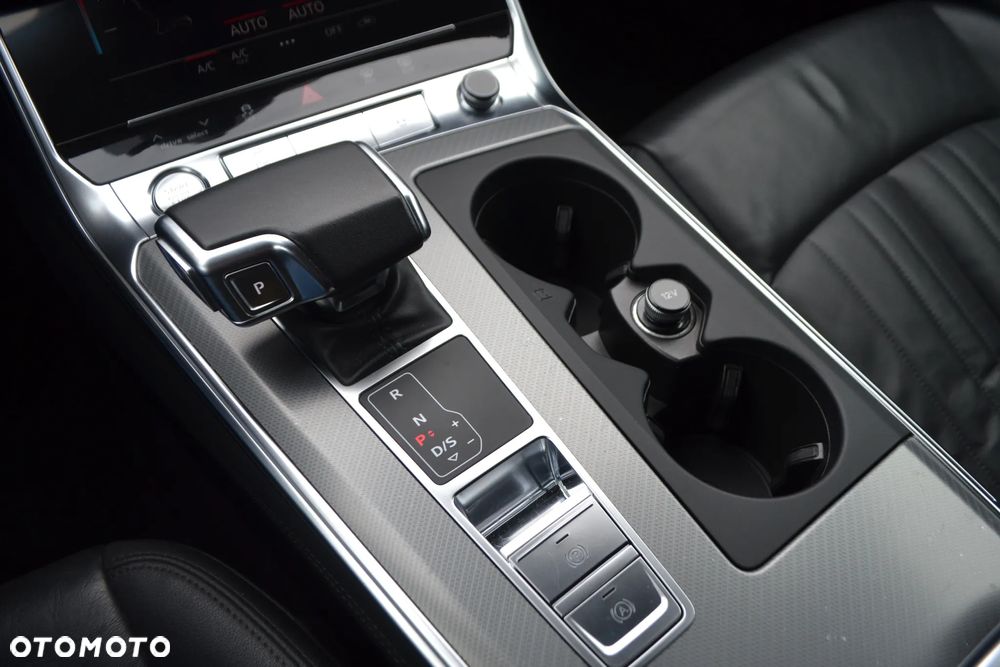 Audi A6 Avant 2.0 TDI Ultra DPF S tronic - 32