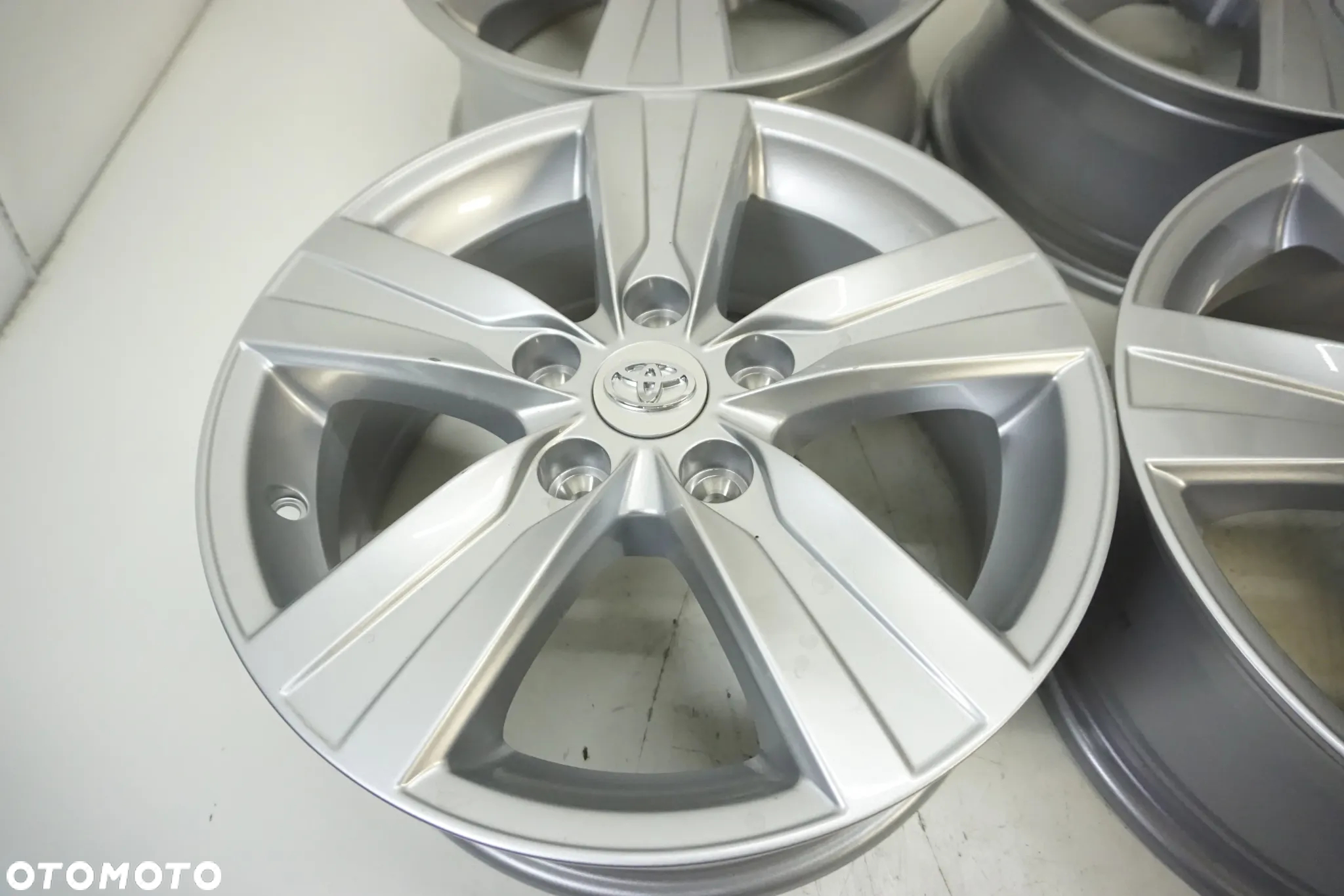 FELGI  ALUMINIOWE 16 TOYOTA CAMRY AURIS AVENSIS COROLLA RAV-4 CH R PREVIA YARIS IV CROSS  5X114,3 - 6