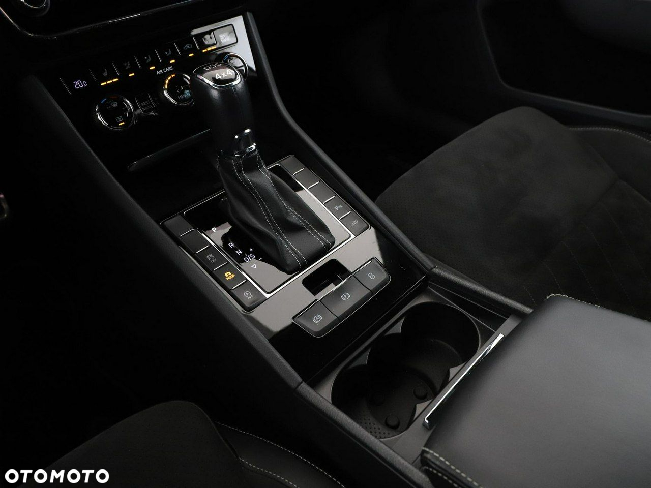 Skoda Superb 2.0 TSI 4x4 DSG Sportline - 32