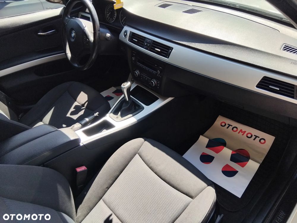 BMW Seria 3 320d - 16