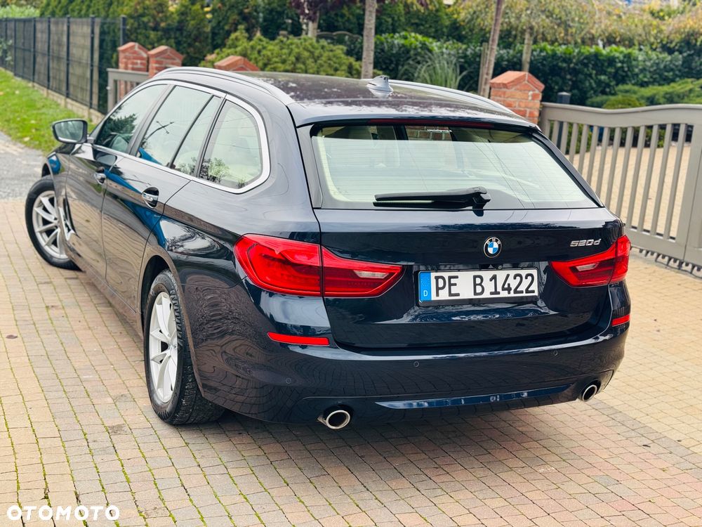 BMW Seria 5 520d Luxury Line sport - 4