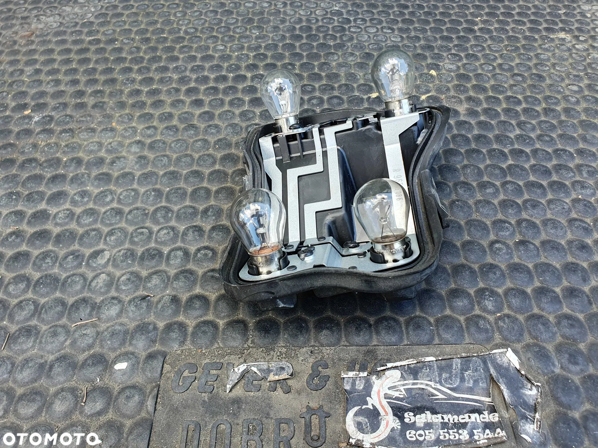 Wklad Lampa Lampy Oprawa Zarowki Mocowanie Tyl Prawy Tylne AUDI A4 B7 Sedan - 9