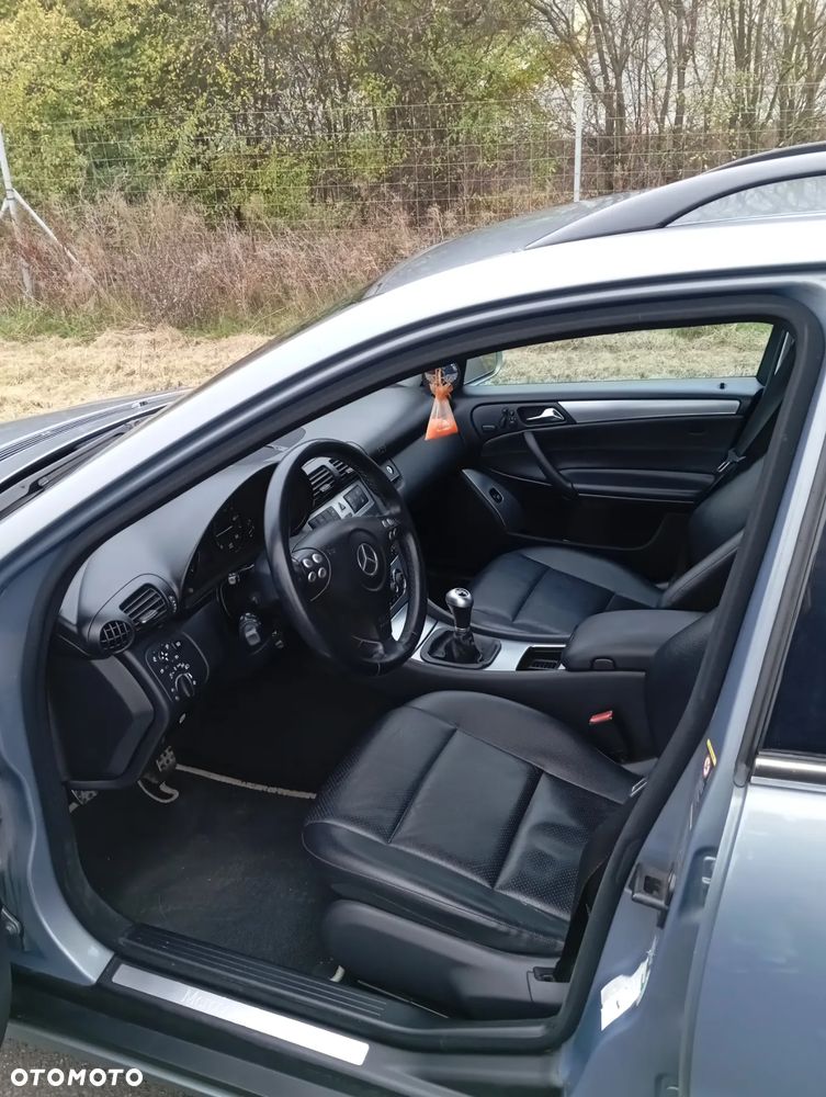 Mercedes-Benz Klasa C 220 CDI Elegance - 9