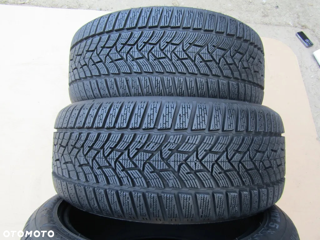 4x Opony 235/45 18 97V XL Dunlop Winter Sport 5 / Zimowe 7,5 mm - 10