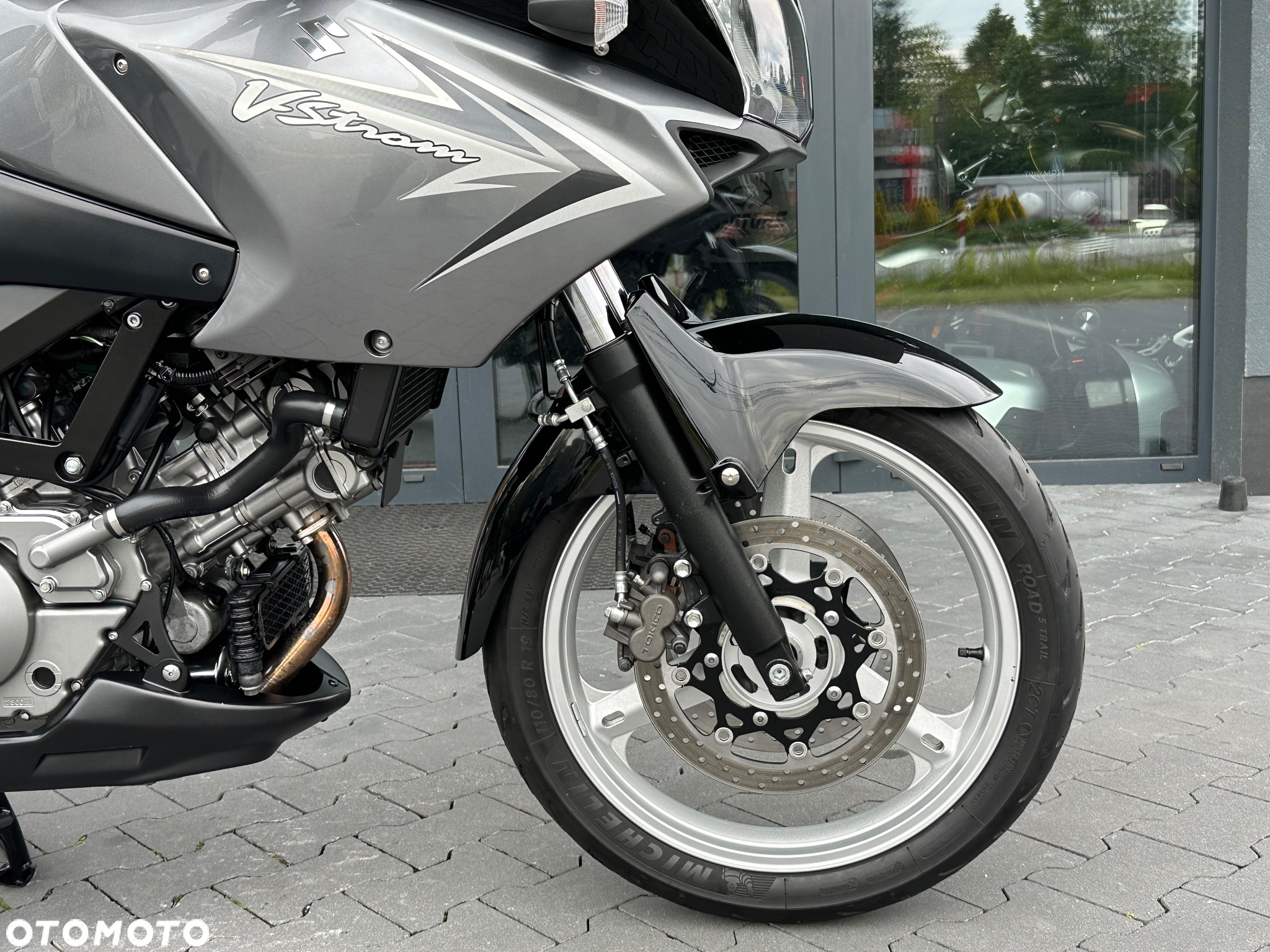 Suzuki V-STROM - 8