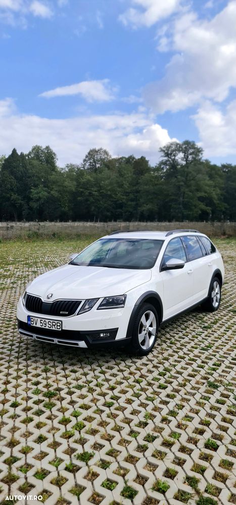 Skoda Octavia Combi 2.0 TDI 4x4 DSG Scout - 12