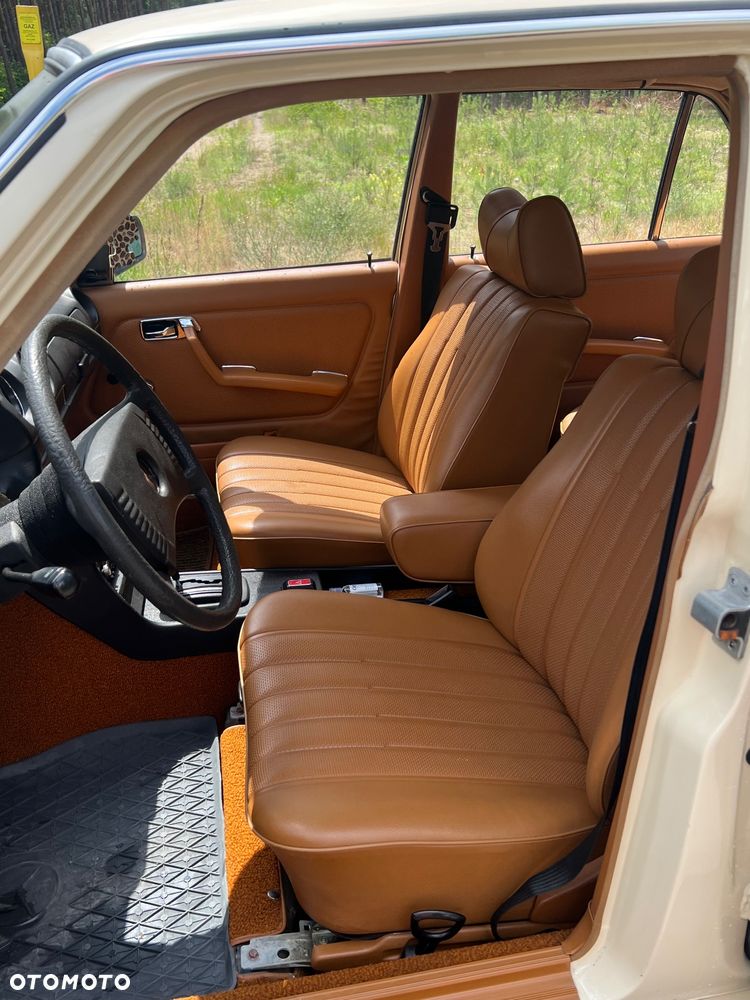 Mercedes-Benz W123 - 11