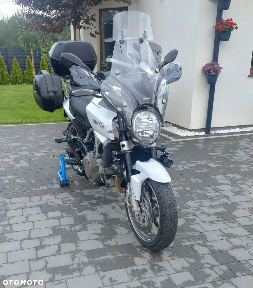 Aprilia Mana