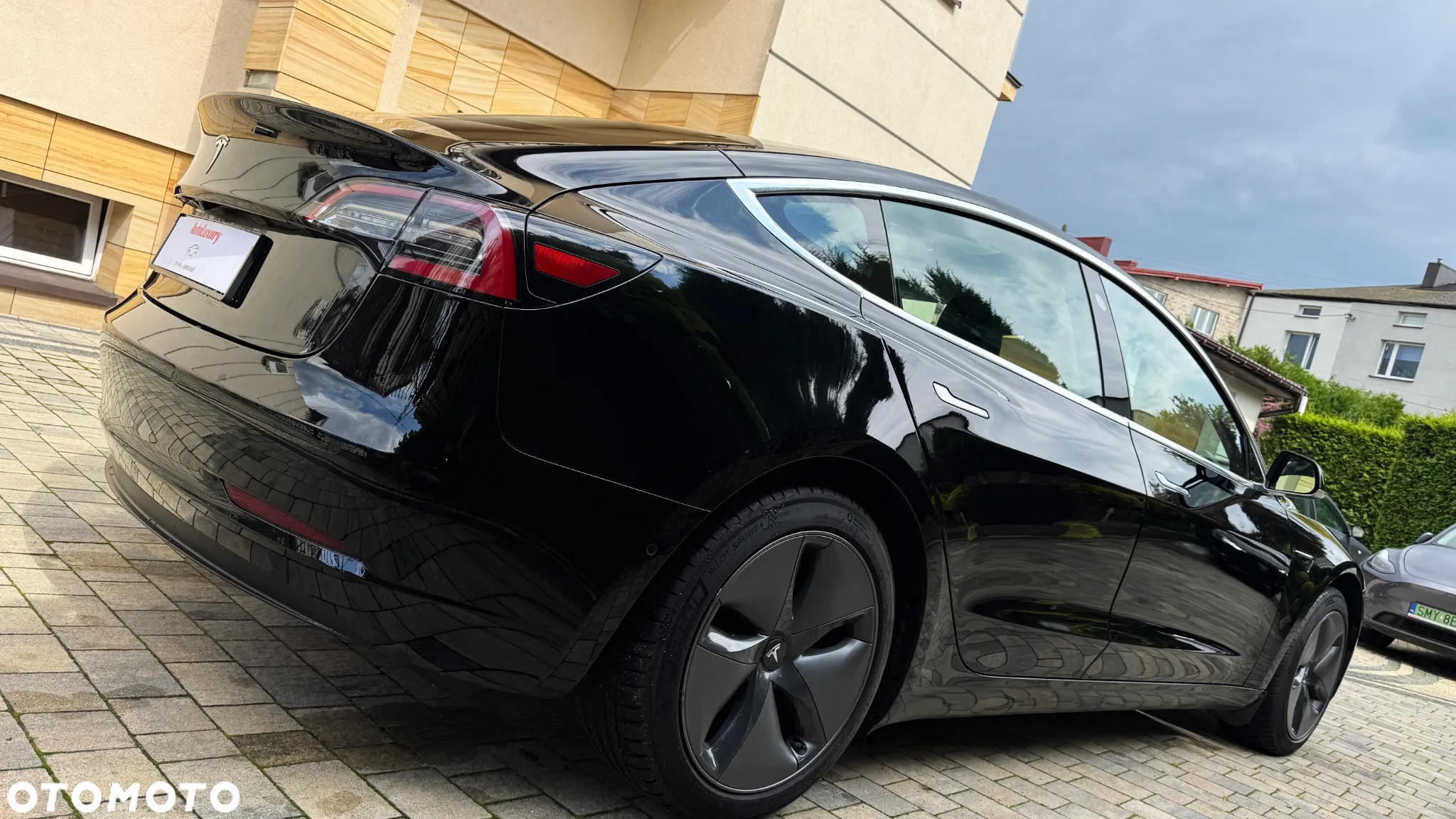 Tesla Model 3 - 11