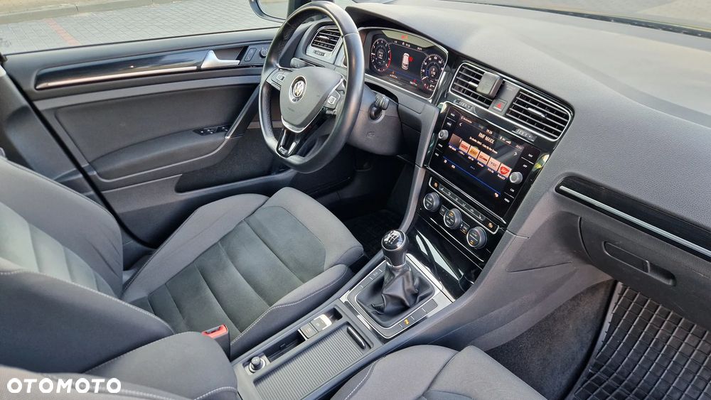 Volkswagen Golf 1.5 TSI BMT Highline - 25