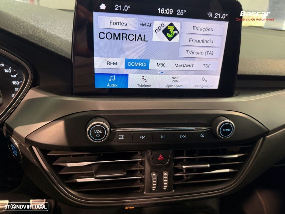 Ford Focus 1.0 EcoBoost MHEV ST-Line - 25