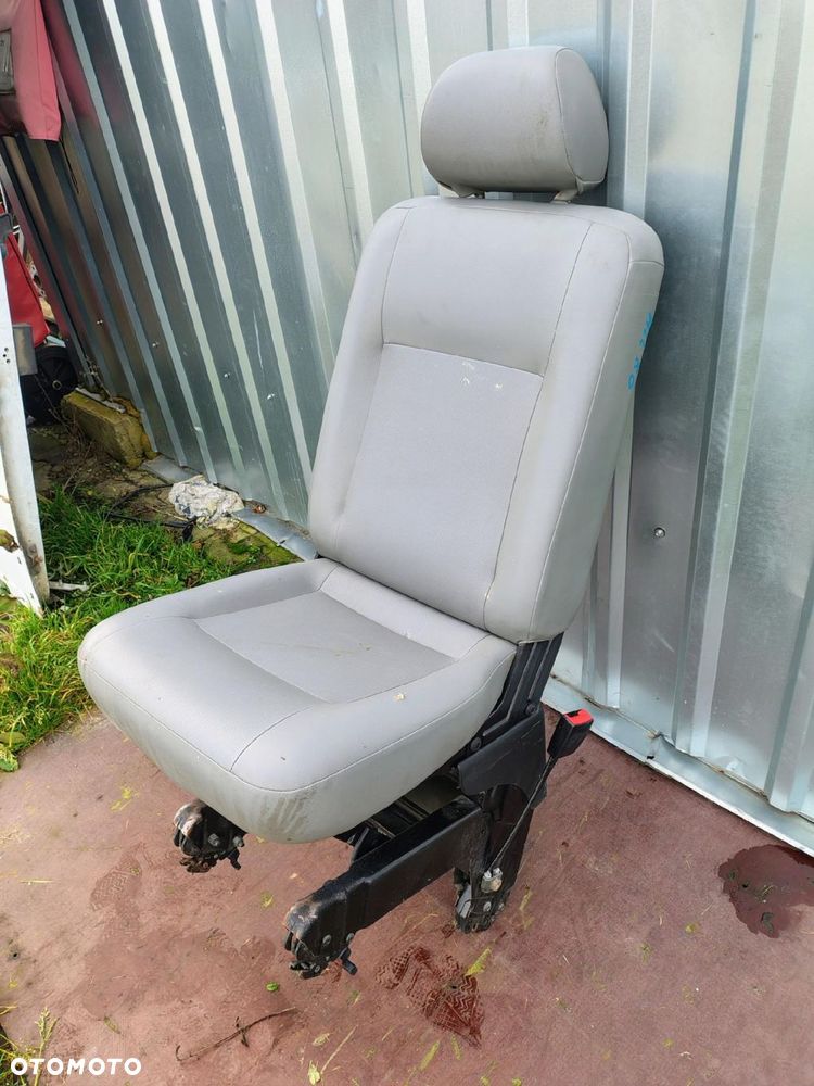 FOTEL POJEDYŃCZY DRUGI RZĄD VW T5 MULTIVAN CARAVELLE KOZIOŁEK - 2