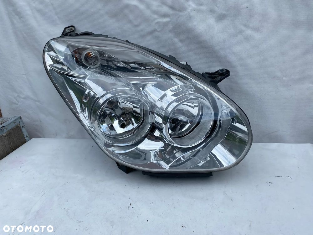 lampa doblo combo prawa eu cała - 1