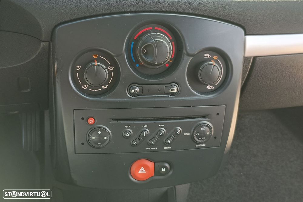 Renault Clio Break 1.2 16V Fairway - 12