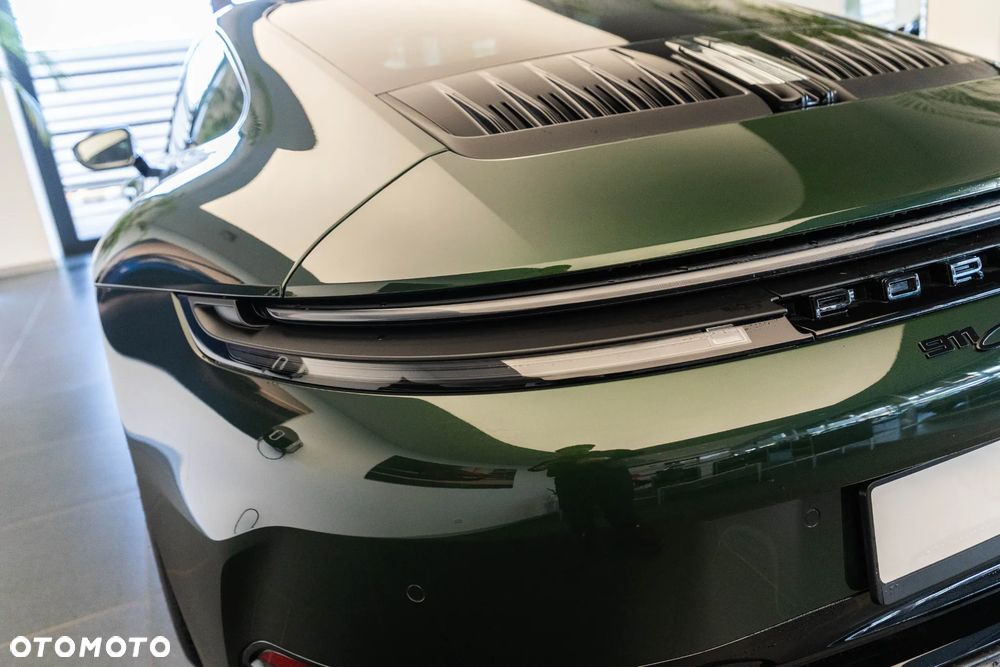Porsche 911 Carrera T-Hybrid 4 GTS - 39