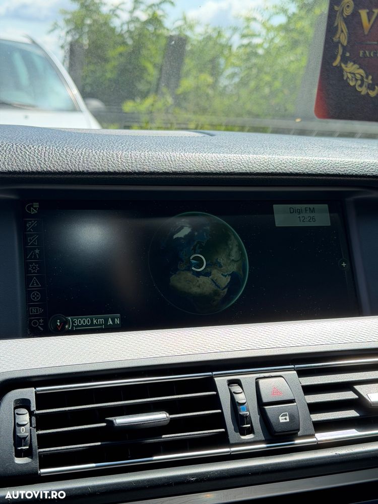 BMW Seria 5 520d Sport-Aut. - 12