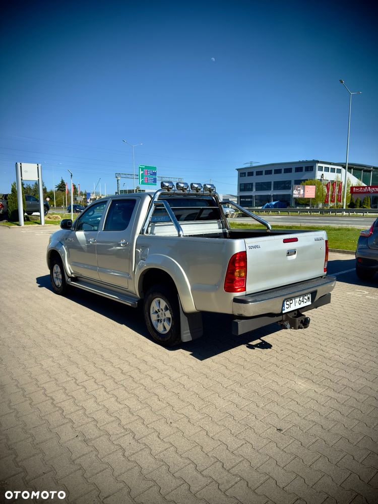 Toyota Hilux 2.5 D-4D SR5 - 7
