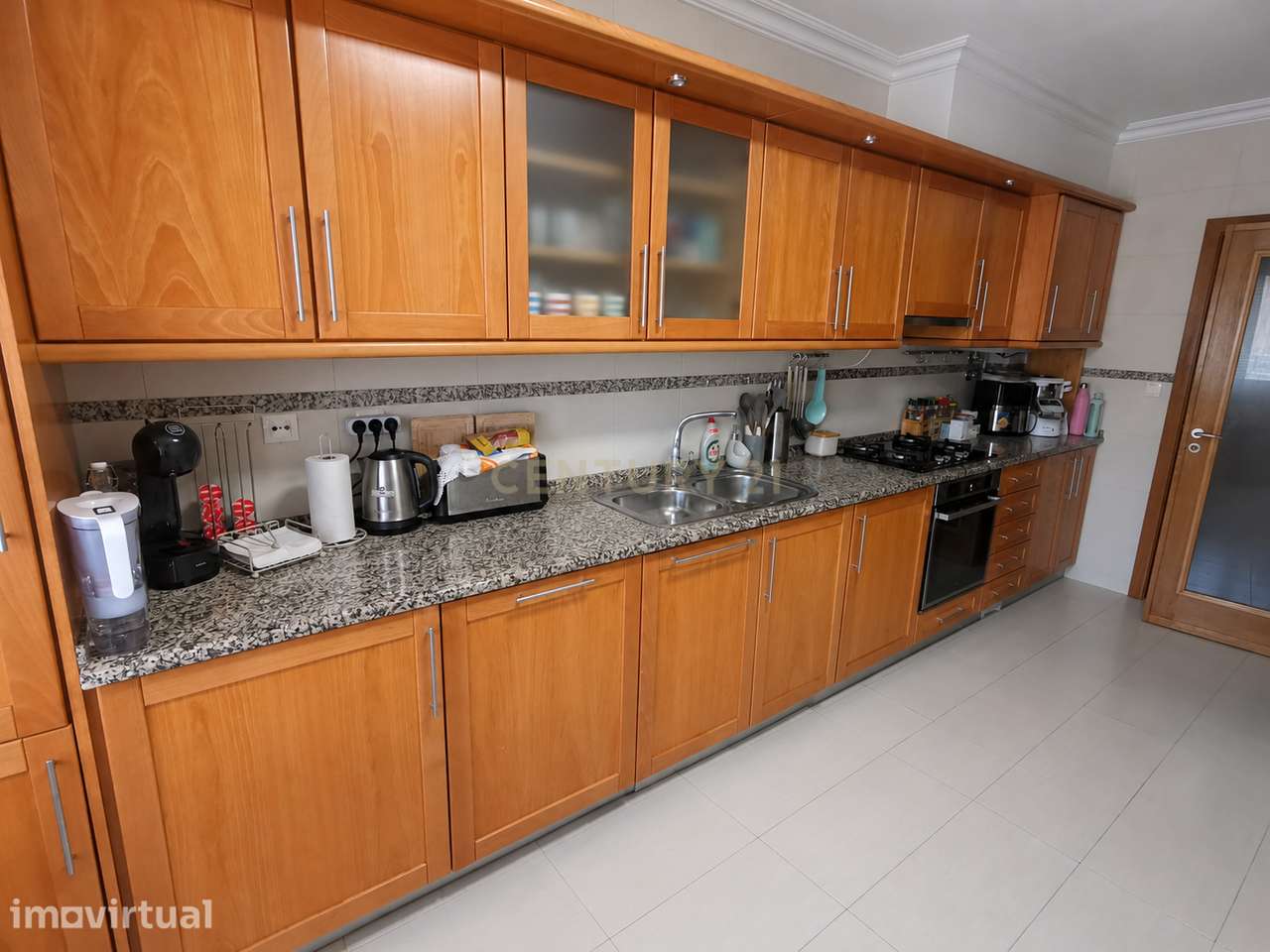 Apartamento T2 predio com elevador -  Arrecadação e Lugar de Garagem- - Grande imagem: 2/20
