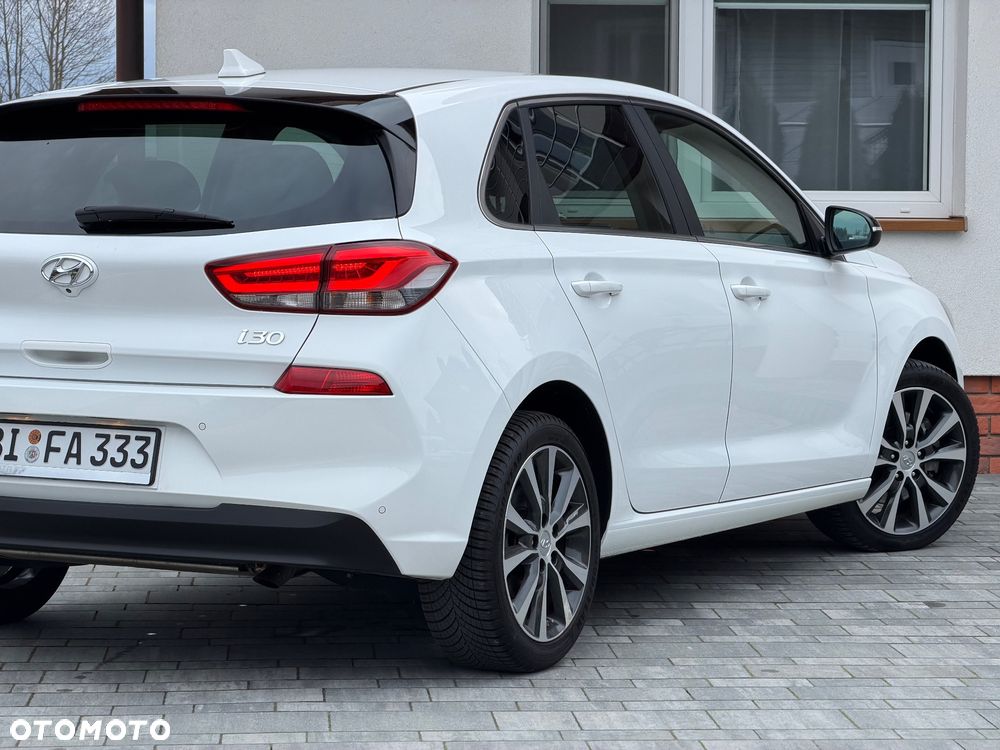 Hyundai i30 1.6 CRDi Fifa World Cup Edition - 13