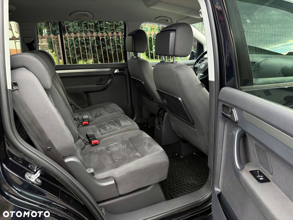 Volkswagen Touran 2.0 TDI DPF DSG Highline - 12