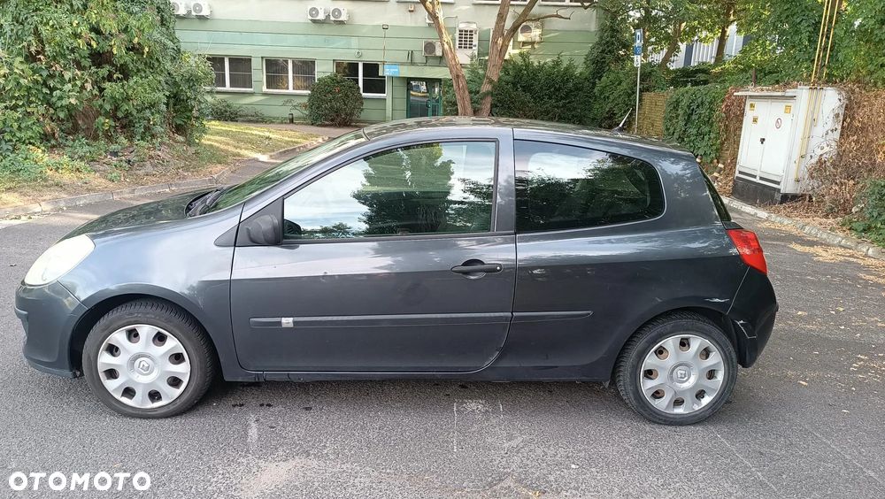 Renault Clio - 10