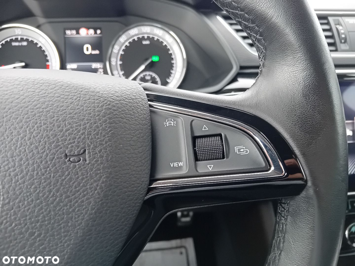 Skoda Superb 2.0 TDI SCR 4x4 L&K DSG - 16