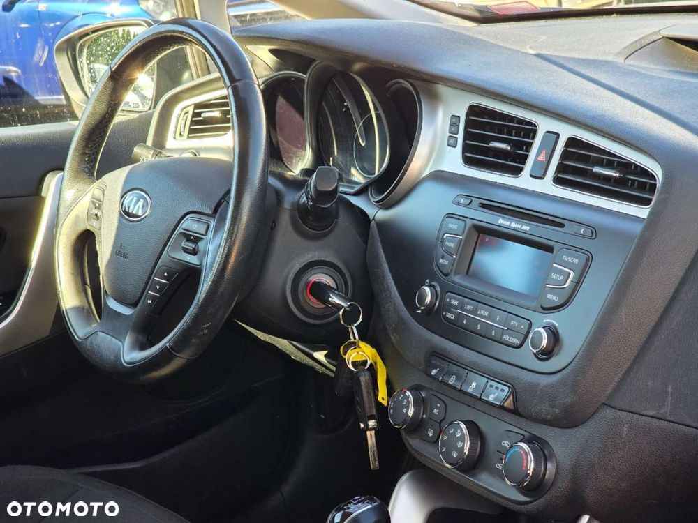 Kia Ceed - 14